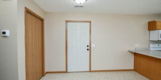 Spacious 2-Bedroom Townhome with Attached Garage in Brandon! Spacious 2-Bedroom Townhome with Attached Garage in Brandon! Gallery 6