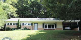 3bd/2ba Ranch-Style Home Central to Boone Gallery 1
