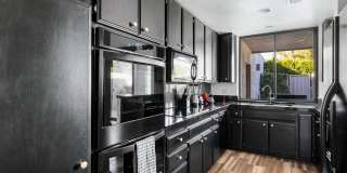 Stylish Palm Springs Retreat with Pool (Monthly Only - No Long Term) Gallery 47