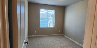 Must See Townhome Located in Ponderosa Ridge Gallery 18