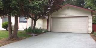 Spacious Mukilteo Rambler in Harbor Pointe – 3BR, Deck & Private Backyard Gallery 1