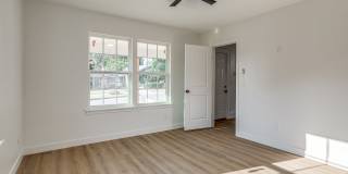 1723 West Park Place Gallery 32