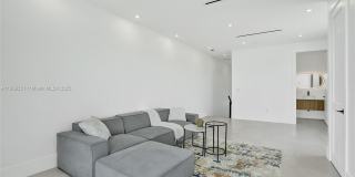 1825 NE 26th Ave Gallery 60