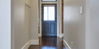 Furnished 2 Bdrm/2 Bath Condo in the Heart of Downtown Ashland! Gallery 10