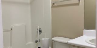 Townhome just minutes to Gate 2. Gallery 8