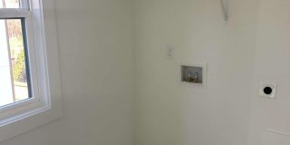 Room in 3 Bedroom Home at Plaza Ave SW Gallery 18