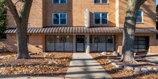 2121 N Cambridge Ave #108 Gallery 1