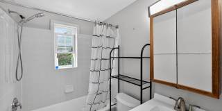 2BR Condo in Alexandria near metro Gallery 10