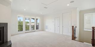 Luxury Townhome with 2 Car-Garage (Partial Utilities Included) Gallery 27