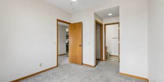 Downtown 2 bedroom Condo! Gallery 12