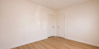 4723 Arlington Avenue Gallery 25