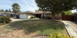 Spacious and Cozy 4 bedroom 3 bath! Carmichael Area! Pre rent today! Spacious and Cozy 4 bedroom 3 bath! Carmichael Area! Pre rent today! Gallery 1