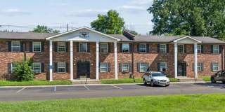 Colonial Oaks Gallery 14