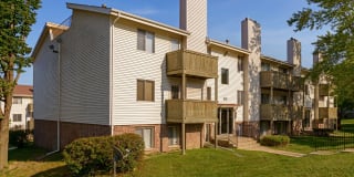 Camelot Village Apartments Gallery 16