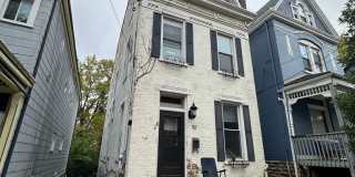 5 Bedroom House Available Next to UC Campus Gallery 1