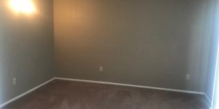 Centrally located 3 bedroom condo Gallery 19