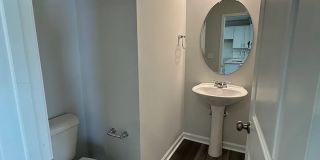 Room in 3 Bedroom Home at Arkose Dr Gallery 13