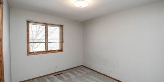 Spacious 5-Bedroom Split-Level in Southwest Sioux Falls with 4-Season Room & Fenced Yard! Gallery 23
