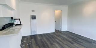 15114 Dickens Street Gallery 7