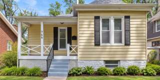 Charming 2 Bedroom Home with Backyard in University City, MO Gallery 1