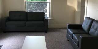 Spacious 5 bedroom house Centrally located to U of M Campus Gallery 8