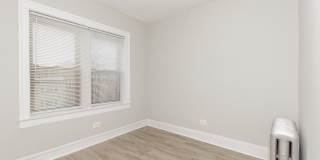 2724 W Rosemont Avenue Gallery 6