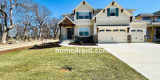 Nearly New Luxury Home in Blue Valley Schools! Gallery 1