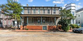 Newly Renovated 2-Bedroom Apartment in the Heart of Portsmouth. Newly Renovated 2-Bedroom Apartment in the Heart of Portsmouth. Gallery 1
