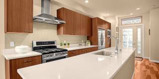 3bd/2.25ba Issaquah Townhome Gallery 1