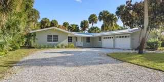 2 Bedroom 2 Bath Pool Home for Rent Gallery 1