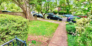 Spacious 6 bedroom 3.5 bath Tudor Townhouse w/Deck close to Georgetown University & Hospital Gallery 62
