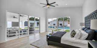 Meticulously renovated single-story contemporary estate Gallery 14
