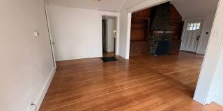 Charming Three Bed West Seattle Vintage Home Near Lincoln Park and Puget Sound! Gallery 12