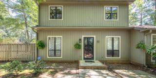 225 Twin Oaks Place Gallery 3