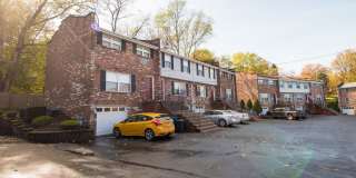 Beautiful Two Bedroom Townhouse in Plum! Equipped Kitchen, Patio & More! Call Today! Beautiful Two Bedroom Townhouse in Plum! Equipped Kitchen, Patio & More! Call Today! Gallery 11