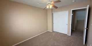 3 Bedroom House with Pool Gallery 28