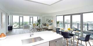 The Centre - Large Luxury Apartments. Gallery 78