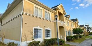 Charming 3BR Condo in Riverview Gallery 12