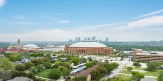 Premier Gardens Apt. Gallery 3