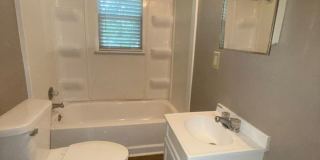 Newly Renovated 3BR/1BA Townhome near Downtown Indy Gallery 12