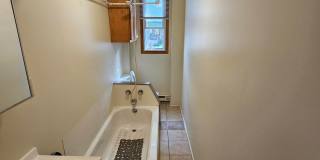 MOTIVATED OWNER JUST LOWERED RENT!  1 Bedroom Apartment on First Floor! Gallery 6