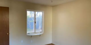 Quaint 2 Bedroom Duplex Gallery 6