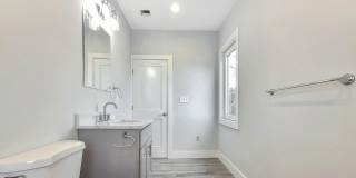 Giant 3 Bed in Roxbury for September 1st - Washer and Dryer in Unit Gallery 10