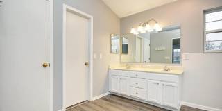 846 Thornapple Grove Gallery 21