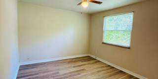 Two Bedroom Ferguson Home with Park Like Yard Gallery 18