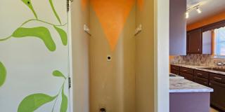 HUGE RENT REDUCTION & AVAILABLE NOW! Gallery 25