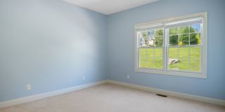 3 bed/2 1/2 Bath. Pet Friendly, Pool, Gallery 19