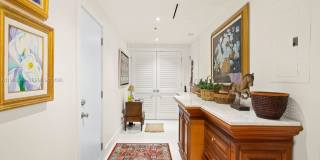 1000 Venetian Way Gallery 37