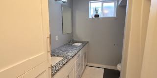 7 Bedroom Home in Bloomington Gallery 21