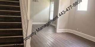 Spacious 5 Bedroom Home with Large Backyard & In-Unit Washer/Dryer Gallery 3